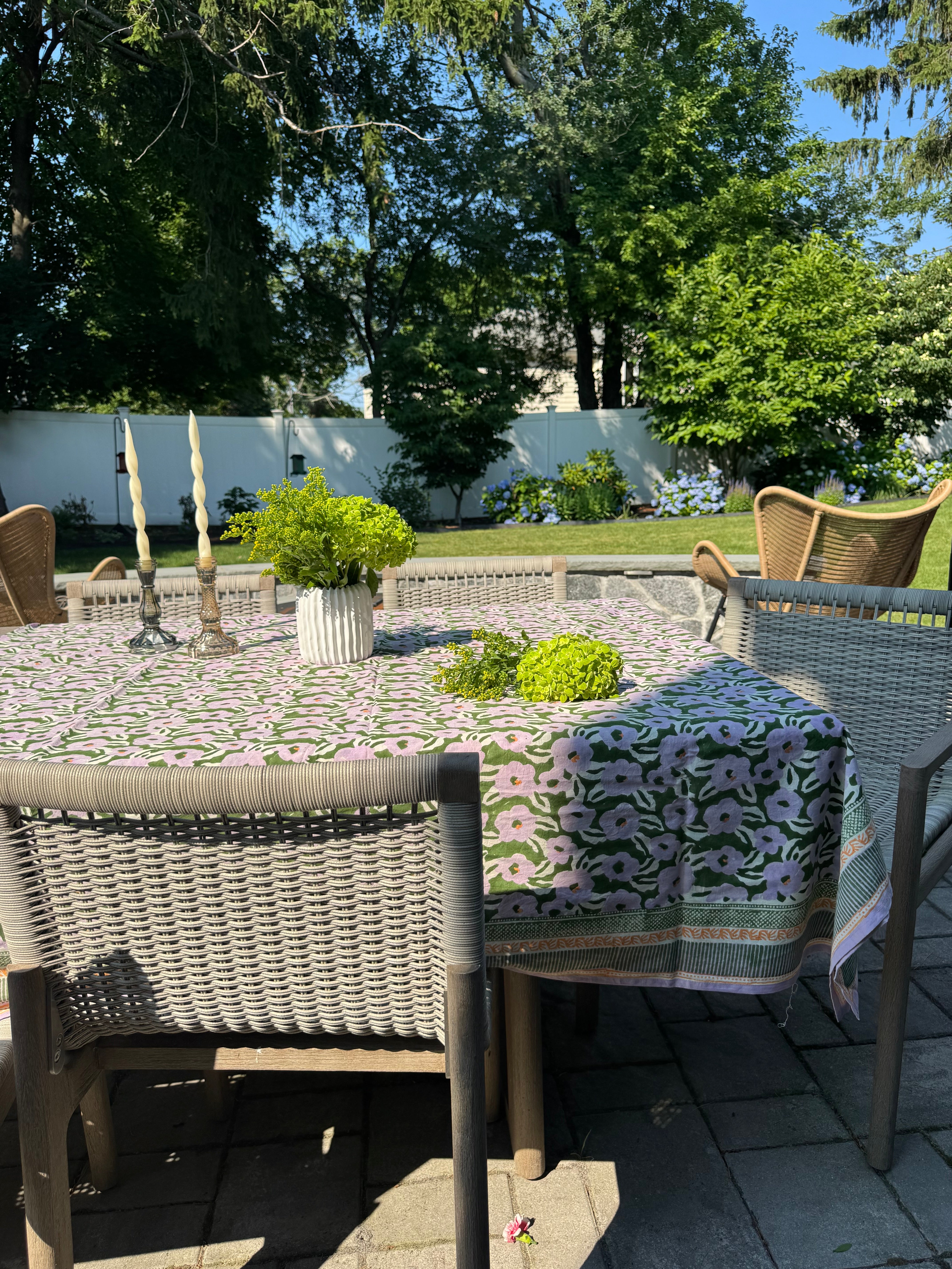 Les Coquelicots Floral Print Tablecloth