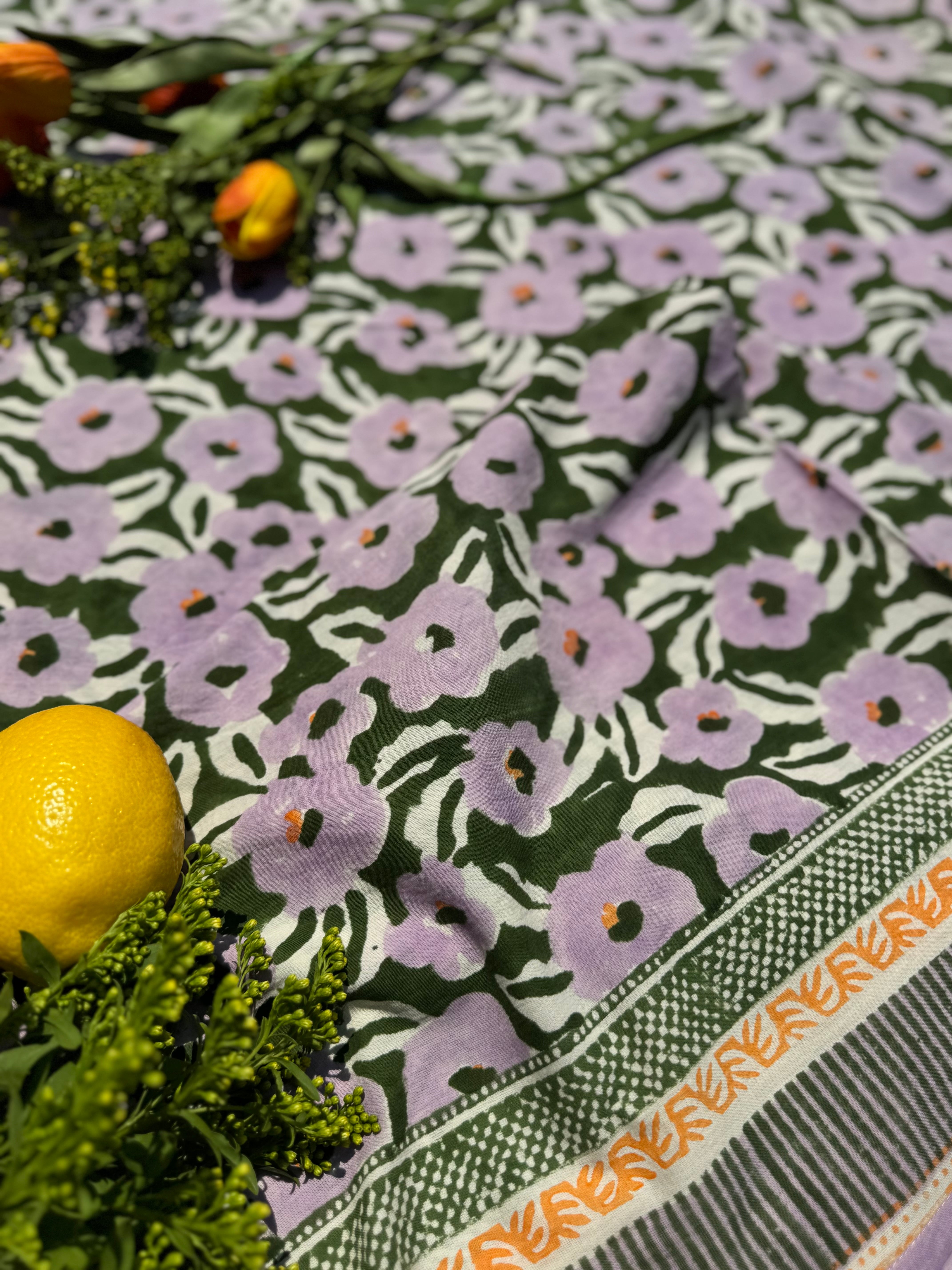 Les Coquelicots Floral Print Tablecloth
